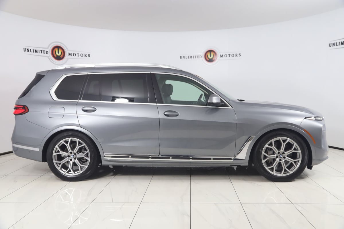 Used 2024 BMW X7 xDrive40i AWD/4WD image 2
