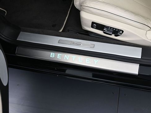 Certified 2023 Bentley Continental GT V8 AWD/4WD image 16