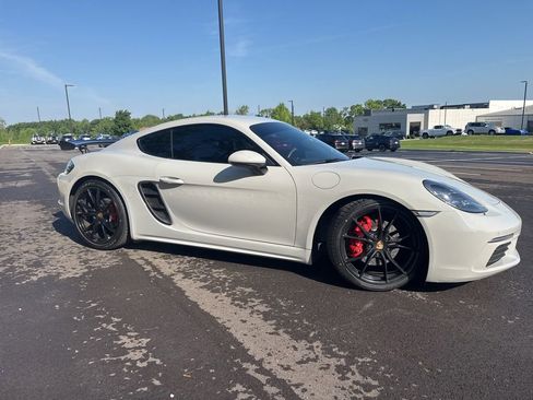 Used 2018 Porsche 718 Cayman S RWD image 9