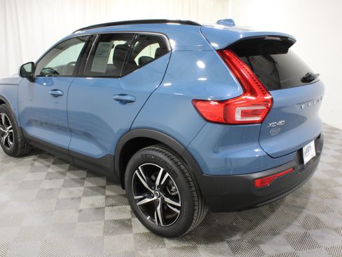 Used 2023 Volvo XC40 B5 Plus w/ Driver Assist Package AWD/4WD image 30