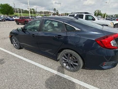 Used 2019 Honda Civic EX image 4