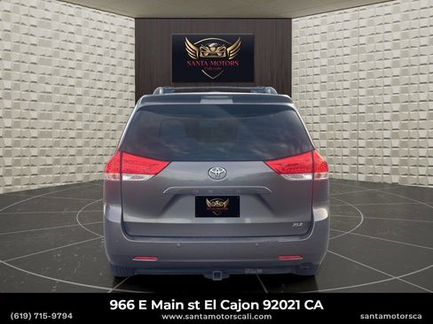 Used 2011 Toyota Sienna XLE image 7