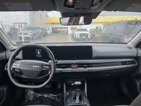 Used 2025 Kia K4 FWD image 32