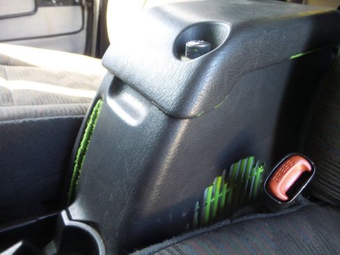 Used 2005 Jeep Wrangler Unlimited w/ Security Group image 38