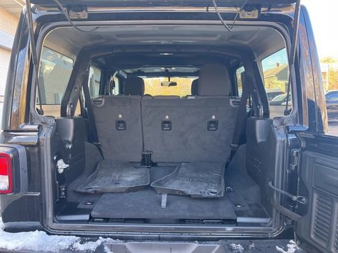 Used 2023 Jeep Wrangler Unlimited Sport image 17