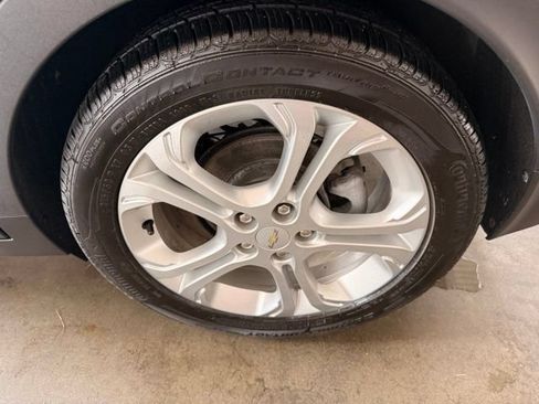 Used 2017 Chevrolet Bolt LT FWD image 7