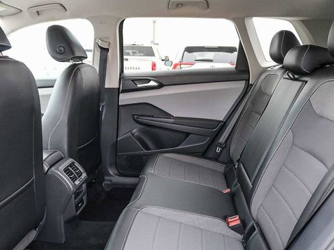 Used 2022 Volkswagen Taos SE image 18