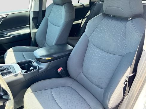 Used 2021 Toyota RAV4 XLE FWD image 20