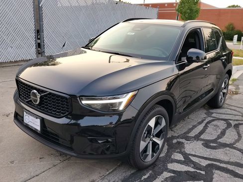 New 2026 Volvo XC40 B5 Plus w/ Protection Package Premier AWD/4WD image 6