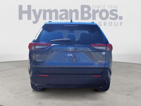 Used 2023 Toyota RAV4 XLE w/ Convenience Package image 4