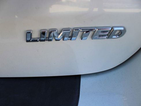 Used 2014 Toyota Sienna Limited w/ Limited Premium Package image 12