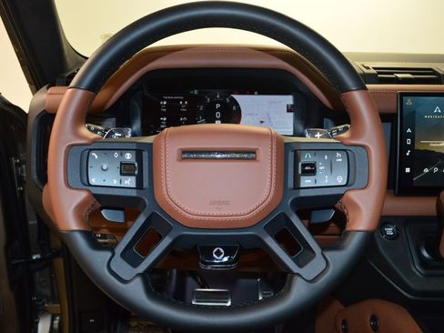 Certified 2025 Land Rover Defender 110 AWD/4WD image 20