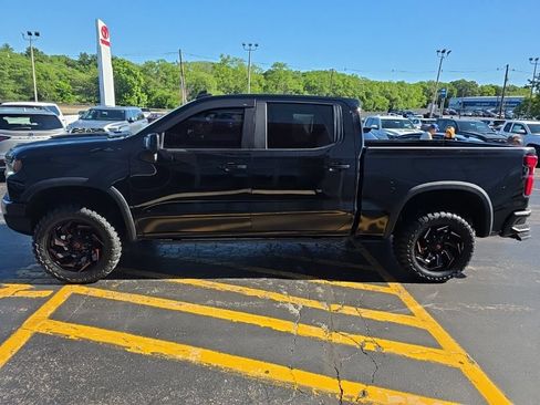 Used 2023 Chevrolet Silverado 1500 ZR2 w/ Technology Package AWD/4WD image 9