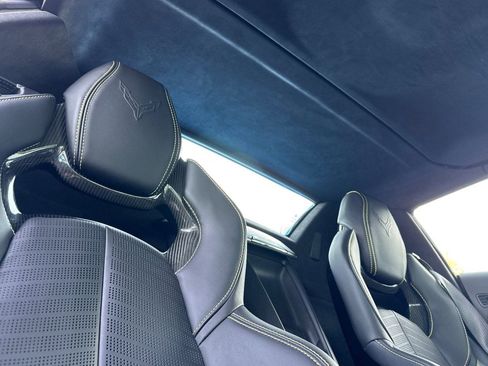 Used 2021 Chevrolet Corvette Stingray w/ Z51 Performance Package image 10