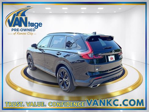 Used 2026 Honda CR-V Sport Touring image 9