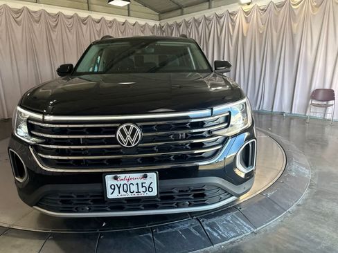 Used 2026 Volkswagen Atlas SE AWD/4WD image 2