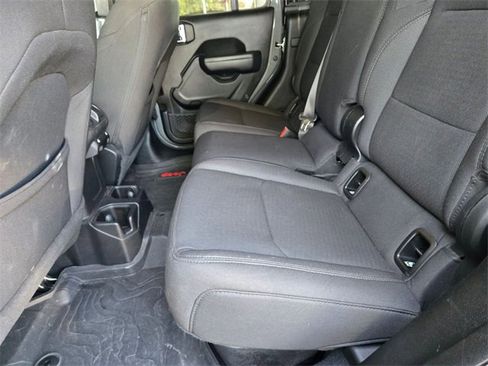 Used 2023 Jeep Gladiator Sport image 18