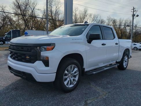 Used 2025 Chevrolet Silverado 1500 Custom image 8