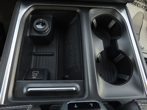 Used 2025 Ford Expedition Platinum AWD/4WD image 28