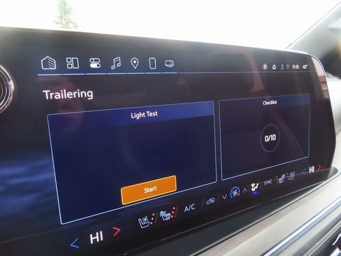 Certified 2025 Chevrolet Suburban Premier image 24