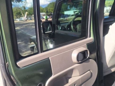 Used 2007 Jeep Wrangler Unlimited Sahara AWD/4WD image 18