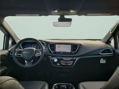 New 2026 Chrysler Voyager LX FWD image 10