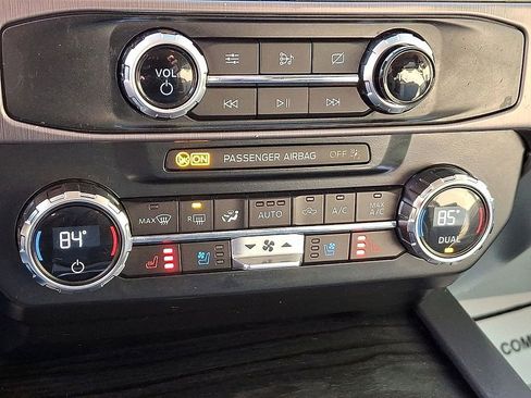 Used 2022 Ford F450 Limited w/ FX4 Off-Road Package image 15