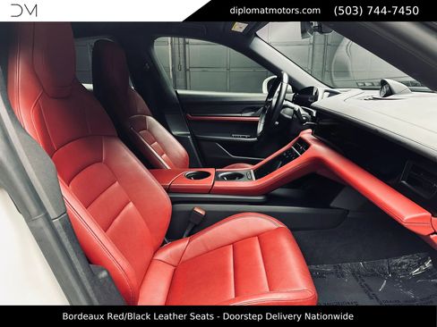 Used 2022 Porsche Taycan image 20