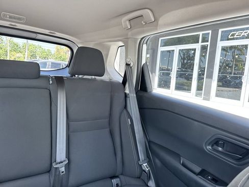 Used 2024 Nissan Rogue S AWD/4WD image 19