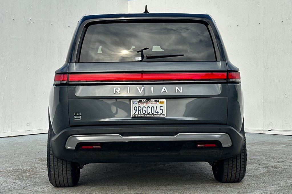 Used 2025 Rivian R1S Adventure Dual AWD/4WD image 4