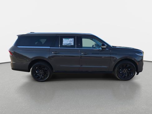 New 2025 Lincoln Navigator L Black Label image 4