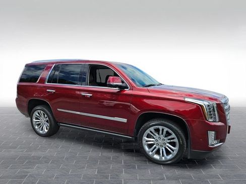 Used 2018 Cadillac Escalade Premium Luxury w/ LPO, Radiant Package AWD/4WD image 3