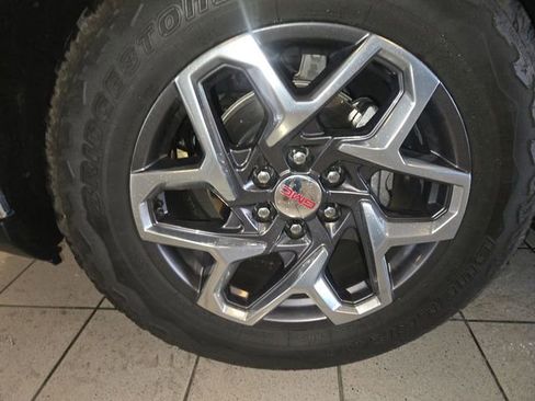 Used 2023 GMC Sierra 1500 SLT w/ SLT Premium Plus Package image 10