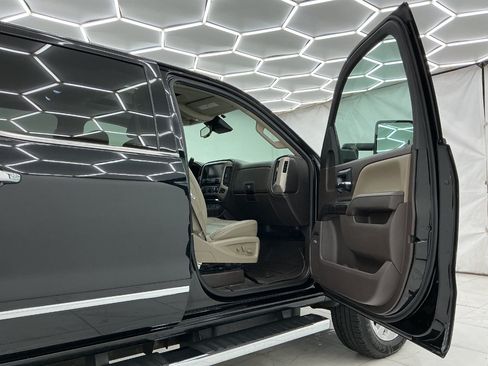 Used 2016 GMC Sierra 2500 Denali w/ Duramax Plus Package AWD/4WD image 19