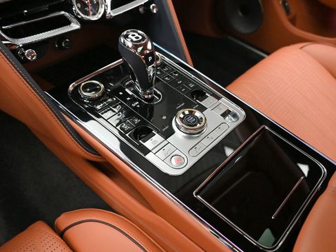 Certified 2022 Bentley Flying Spur V8 AWD/4WD image 22