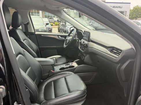 Used 2022 Ford Escape Titanium AWD/4WD image 12