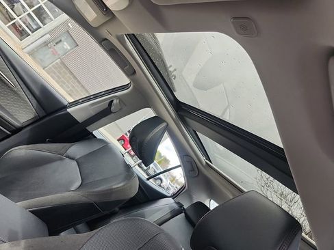 Used 2025 Toyota Camry XLE image 21