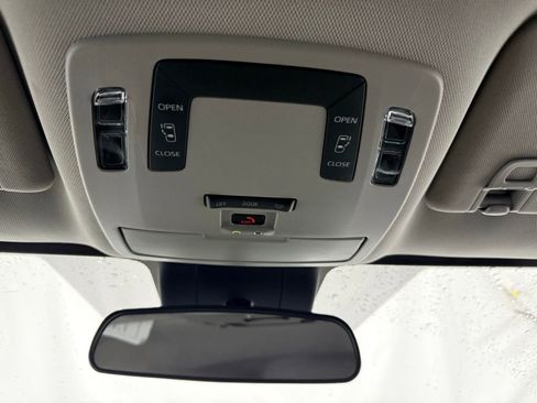 Used 2024 Toyota Sienna LE image 40