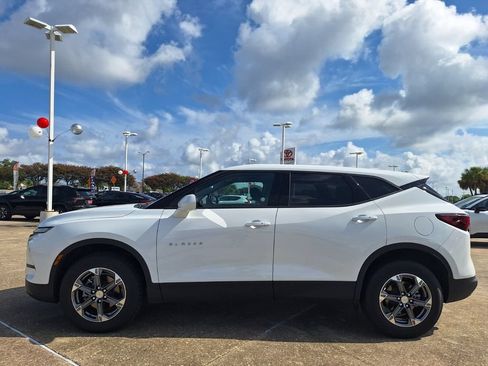 Used 2025 Chevrolet Blazer LT FWD image 8
