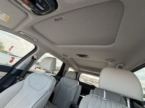 Used 2024 Hyundai Palisade Limited AWD/4WD image 34