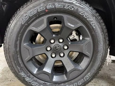 New 2026 RAM 1500 4x4 Crew Cab image 9