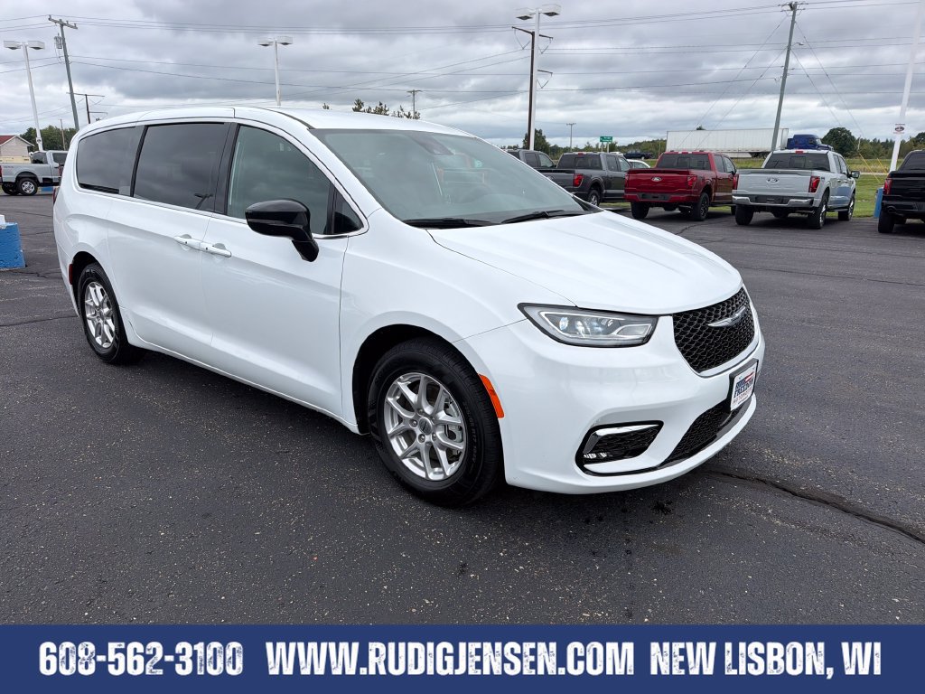 Used 2025 Chrysler Pacifica Select FWD image 7
