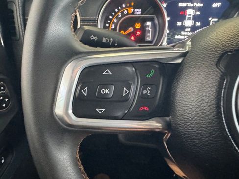 Used 2023 Jeep Gladiator Overland AWD/4WD image 35