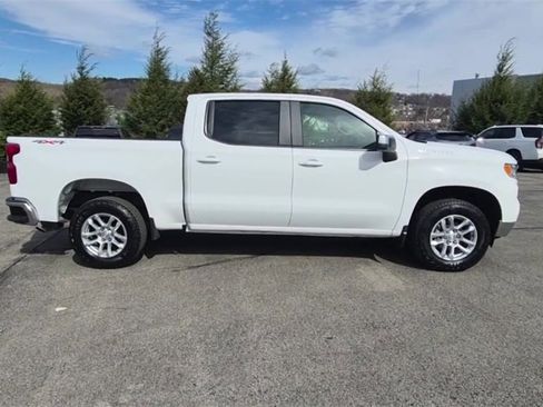 Used 2022 Chevrolet Silverado 1500 LT image 2