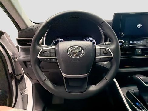 Certified 2026 Toyota Highlander XLE AWD/4WD image 11