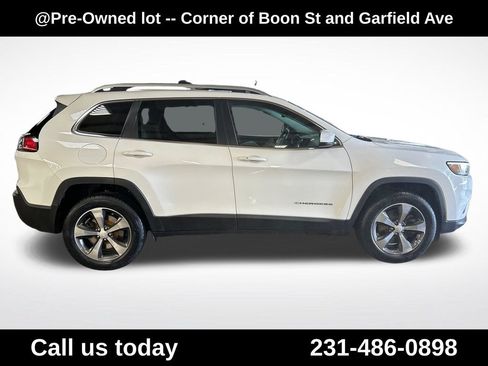Used 2019 Jeep Cherokee Limited w/ Trailer Tow Group AWD/4WD image 7