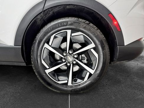 Used 2025 Chevrolet Equinox EV LT FWD image 30