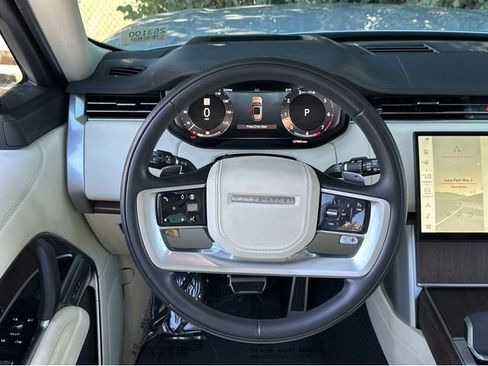 Used 2024 Land Rover Range Rover SE AWD/4WD image 11
