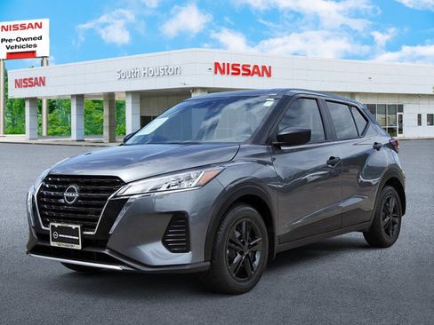 Used 2024 Nissan Kicks S FWD image 2