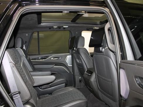 Used 2023 Cadillac Escalade V AWD/4WD image 13